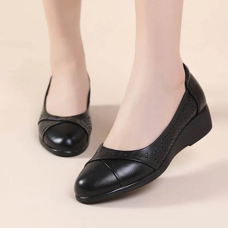 Women Flat Shoes Genuine Leather Woman Soft Pointed Toe Flats Summer Lady Hollow Mom Loafers Women Shoes Sandals