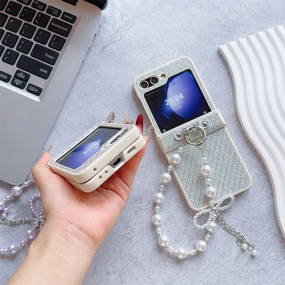 حافظات هواتف أنيقة لهاتف Galaxy Z Flip 5 3 4 - غطاء فاخر مرصع بأحجار الراين واللؤلؤ اللامع مع سلسلة معصم - C5220