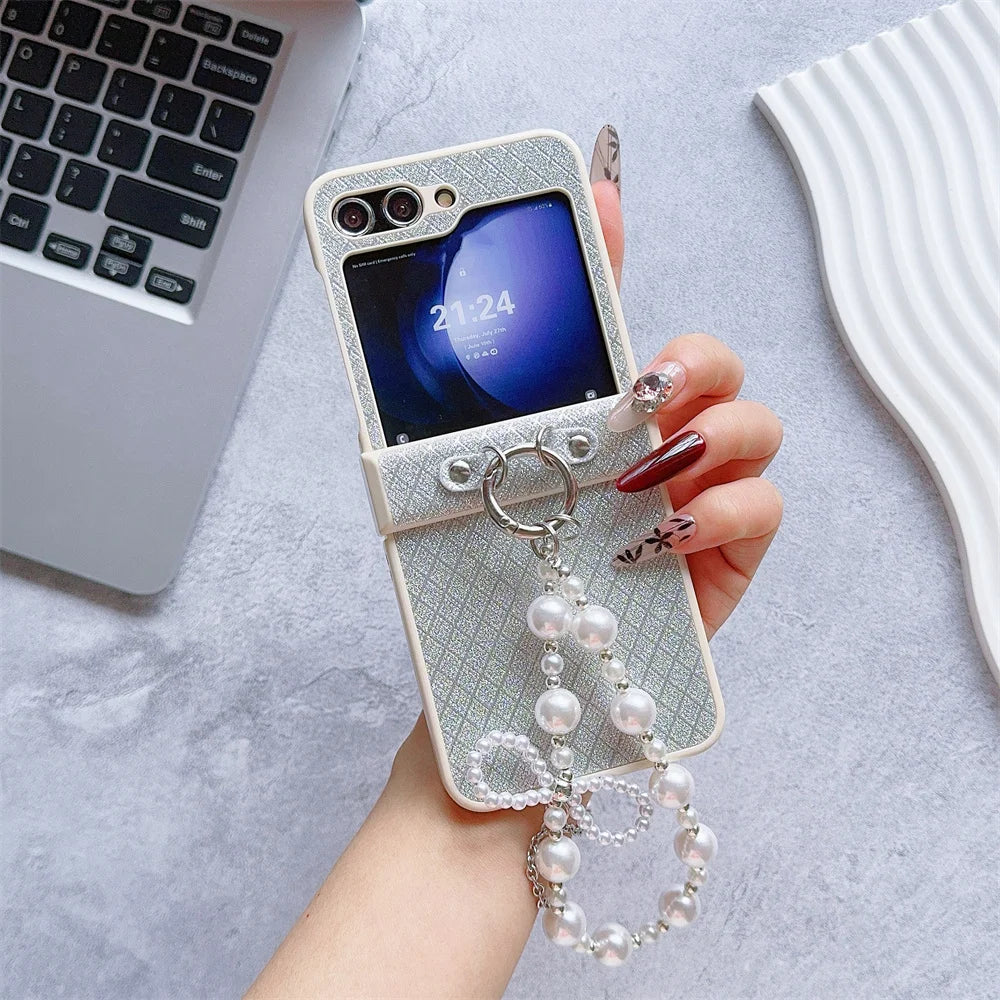 حافظات هواتف أنيقة لهاتف Galaxy Z Flip 5 3 4 - غطاء فاخر مرصع بأحجار الراين واللؤلؤ اللامع مع سلسلة معصم - C5220