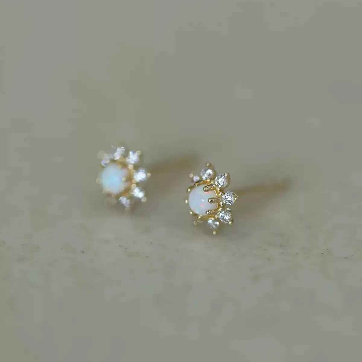 925 Sterling Silver Stud Earrings Charm Jewelry - Sunflower Mini Opal - Xm398 - Touchy Style