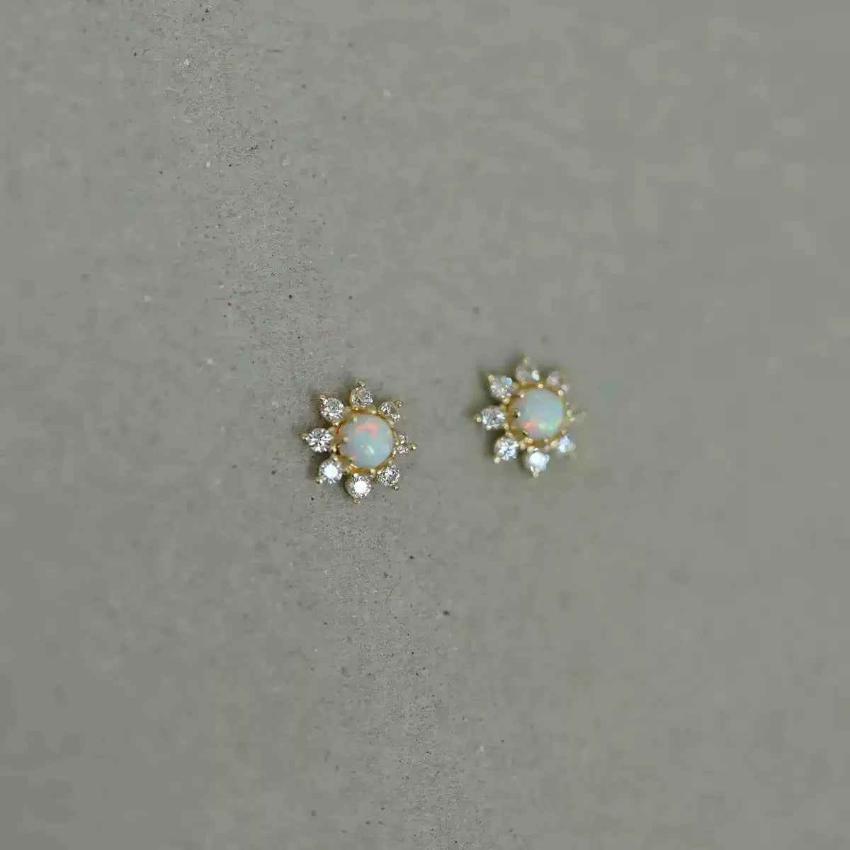 925 Sterling Silver Stud Earrings Charm Jewelry - Sunflower Mini Opal - Xm398 - Touchy Style