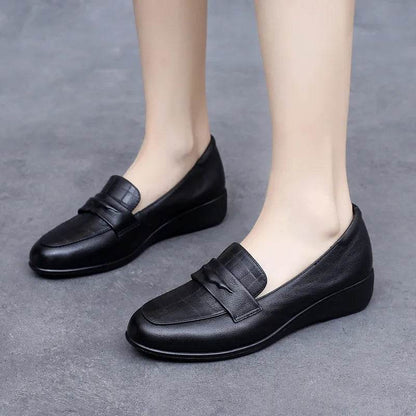 Retro Mom Shoes Women Genuine Leather Large Size Non-slip Casual Loafers Women&