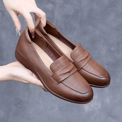Retro Mom Shoes Women Genuine Leather Large Size Non-slip Casual Loafers Women&