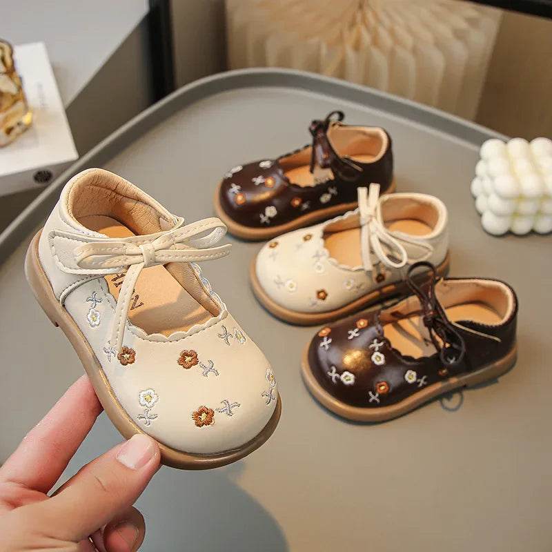 New Vintage Floral Mary Jane Low Heel Litte Girls Cosy Shallow Shoes Fashion Embroidery Flowers Princess Dress Shoes Girl G09282 - Touchy Style