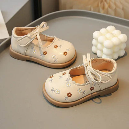 New Vintage Floral Mary Jane Low Heel Litte Girls Cosy Shallow Shoes Fashion Embroidery Flowers Princess Dress Shoes Girl G09282 - Touchy Style