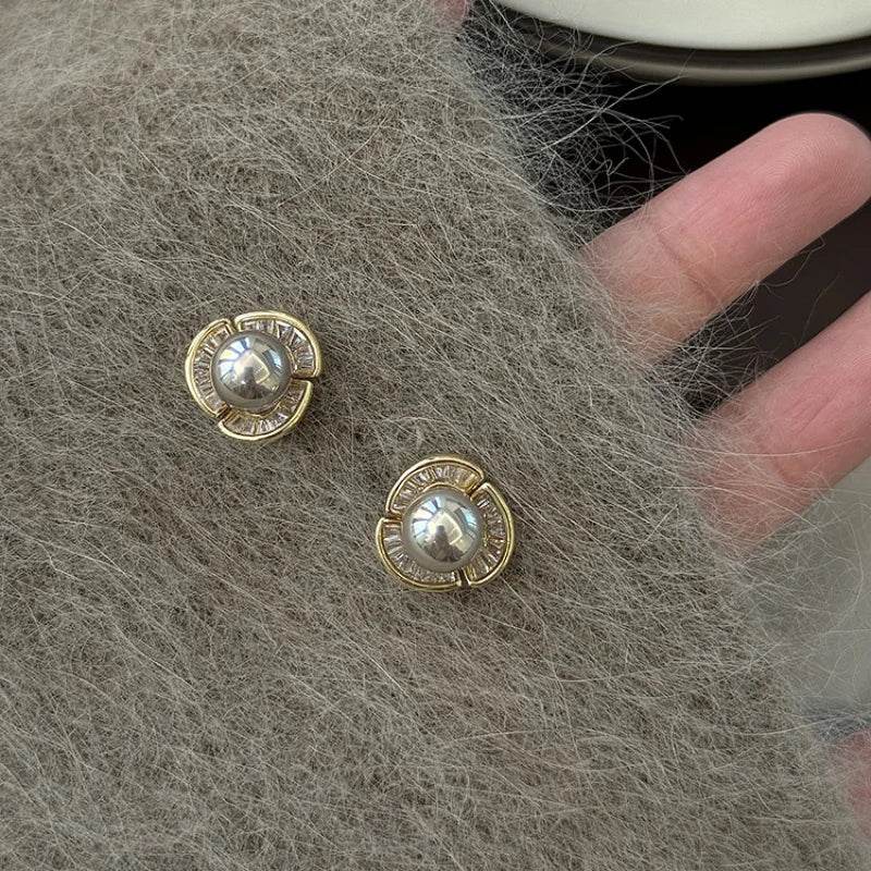 Stud Earring Charm Jewelry - Silver Color Flower Grey Pearl - E6320 - Touchy Style