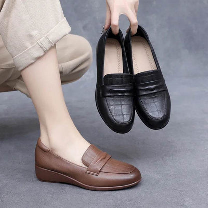 Retro Mom Shoes Women Genuine Leather Large Size Non-slip Casual Loafers Women&