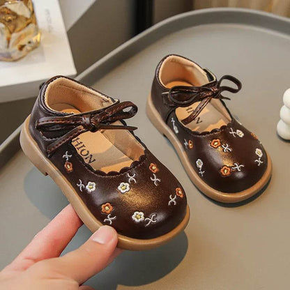 New Vintage Floral Mary Jane Low Heel Litte Girls Cosy Shallow Shoes Fashion Embroidery Flowers Princess Dress Shoes Girl G09282 - Touchy Style