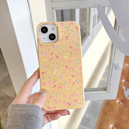 أغلفة هواتف لطيفة لهاتف iPhone 16 و15 و14 و13 Pro Max - غطاء خلفي محشو بالقطن بطبعة أحرف صينية من Winter Vibe - PC7220