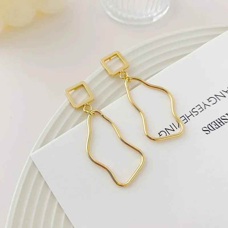 Asymmetric Long Baroque Pearl Stud Earring Charm - A987 Jewelry - Touchy Style