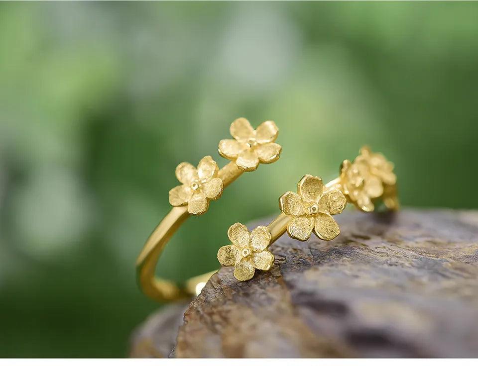 Charm Jewelry: LFJD0153 Delicate Flowers Adjustable Finger Rings - Touchy Style .