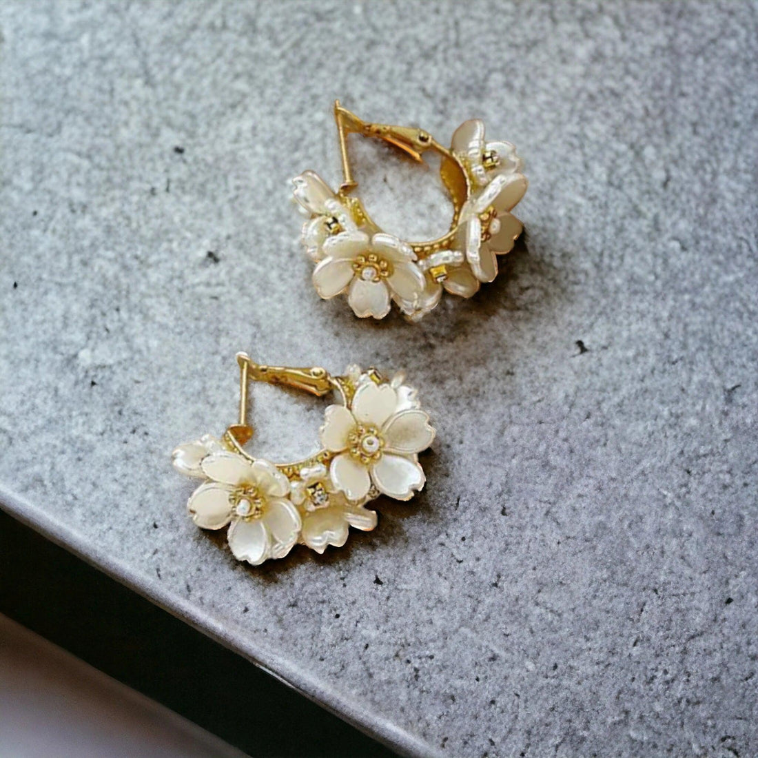 Charming Fashion: RV119 Sweet Fresh Flowers Dangle Earrings - Jewelry Delight - Touchy Style