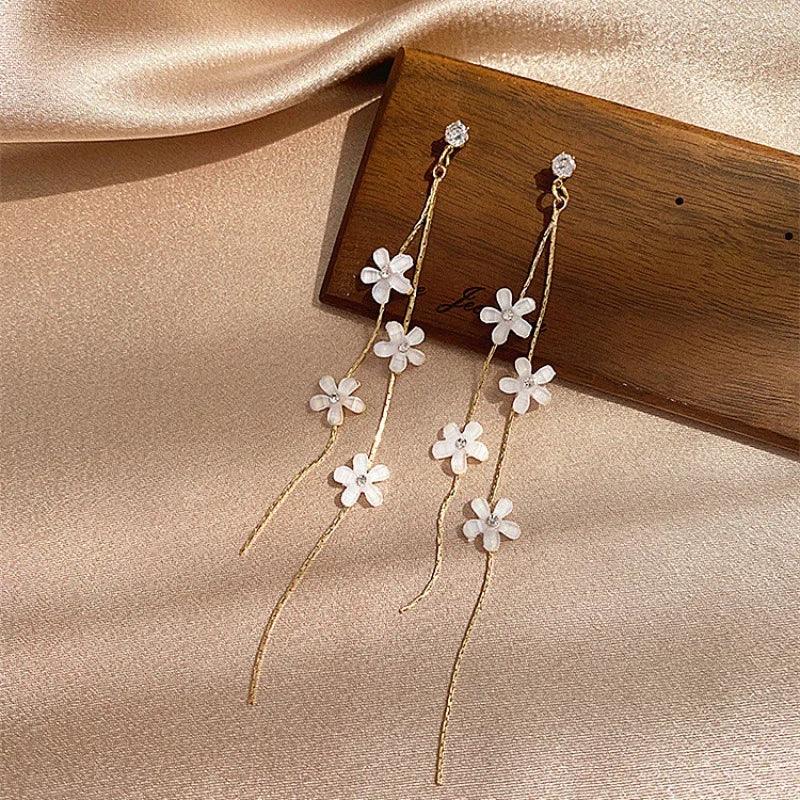 Glass White Daisy Flower Drop Earrings Charm Jewelry XYS0134 - Touchy Style .