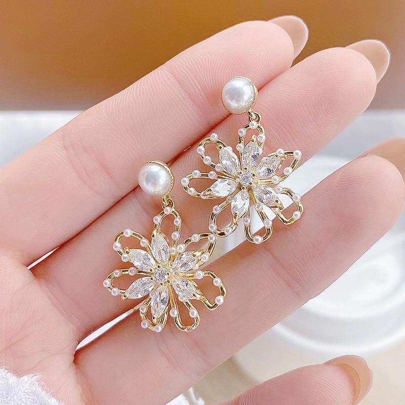 Hollow Flower Earring Charm Jewelry Mini Pearl Super Shine Earring 