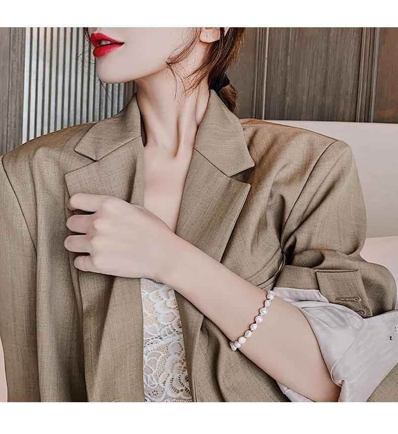 Bracelet Charm Jewelry 2021 Elegant Baroque Natural Pearl Zircon Bee Pendant Sweet Jewelry - Touchy Style