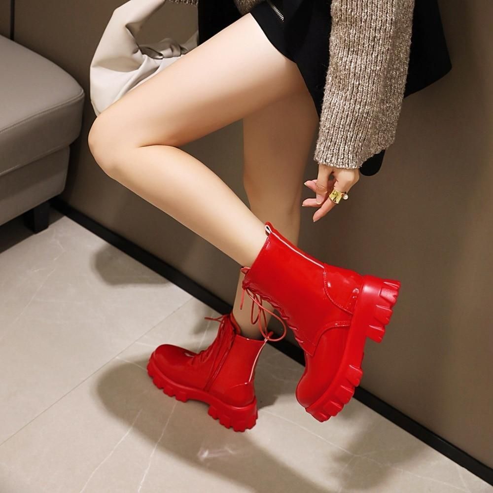 Black ankle boots with a red accent on the San heel - KeeShoes